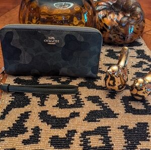 New Coach Camo camouflage wallet